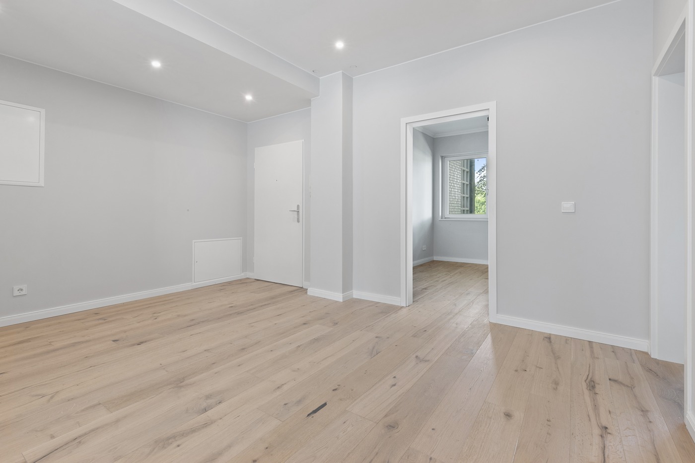 FLAT IN RATHENAUSTR – HAMBURGO