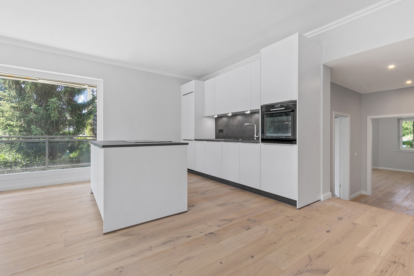 FLAT IN RATHENAUSTR – HAMBURGO
