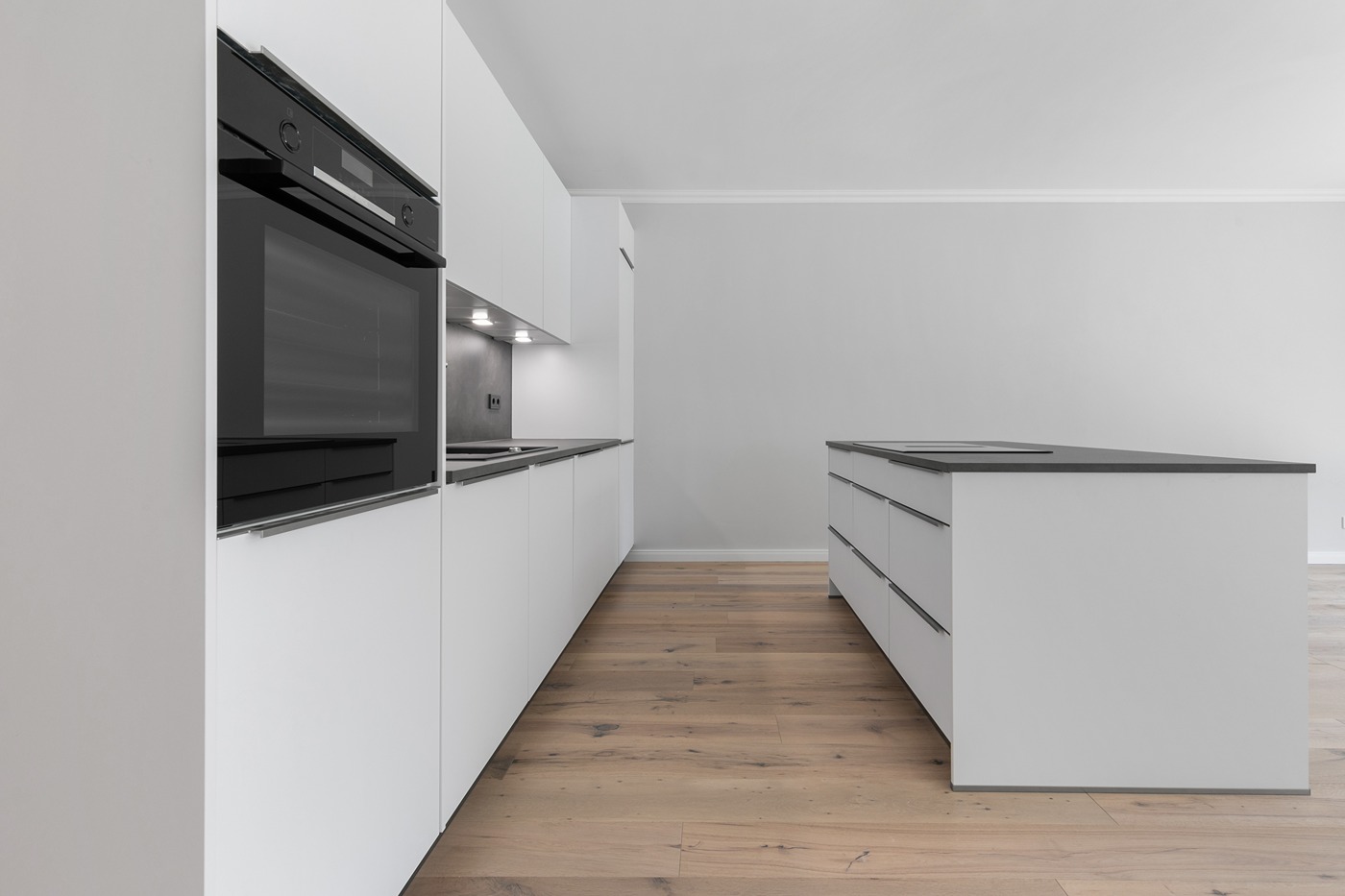 FLAT IN RATHENAUSTR – HAMBURGO