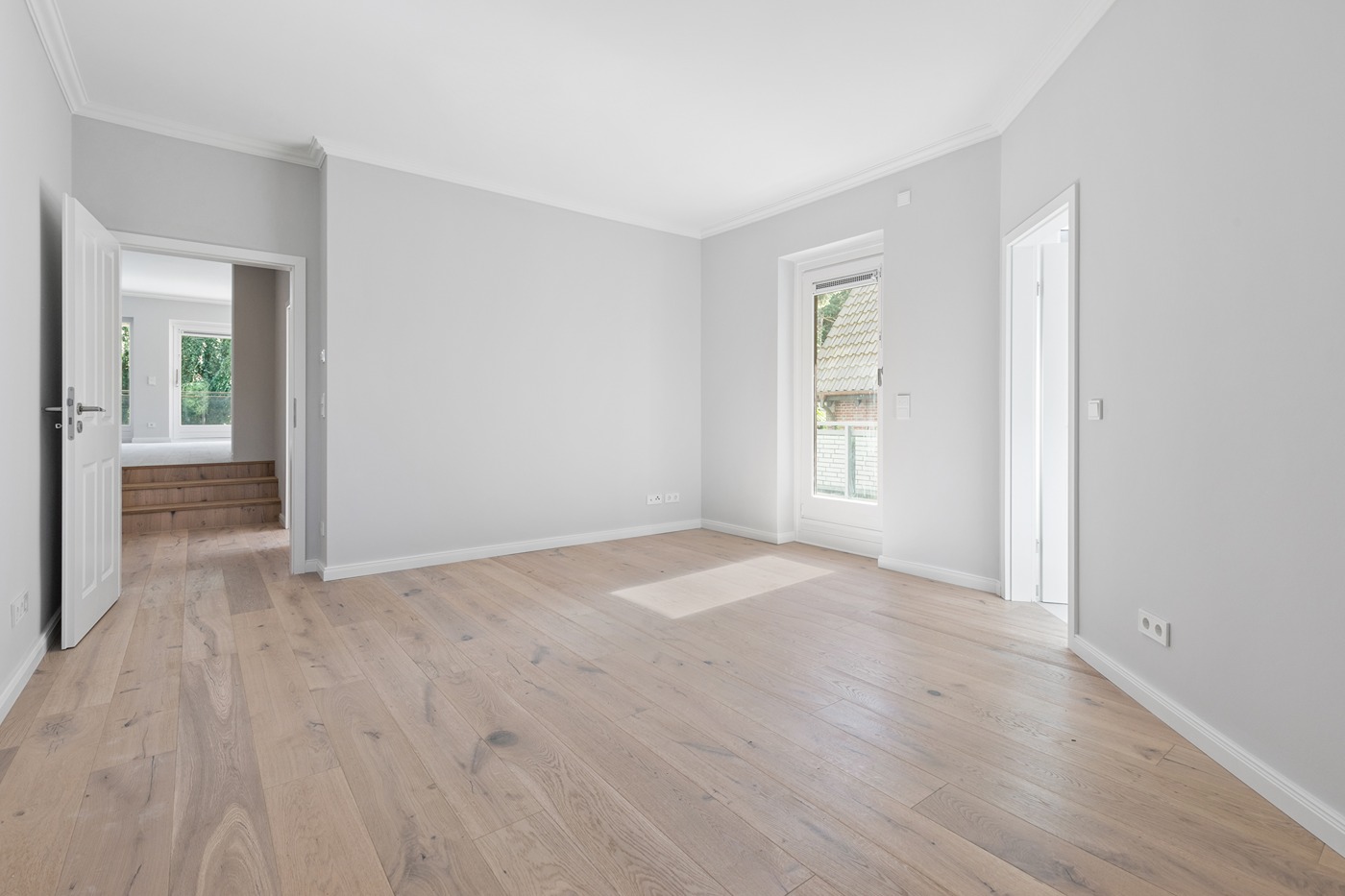 FLAT IN RATHENAUSTR – HAMBURGO