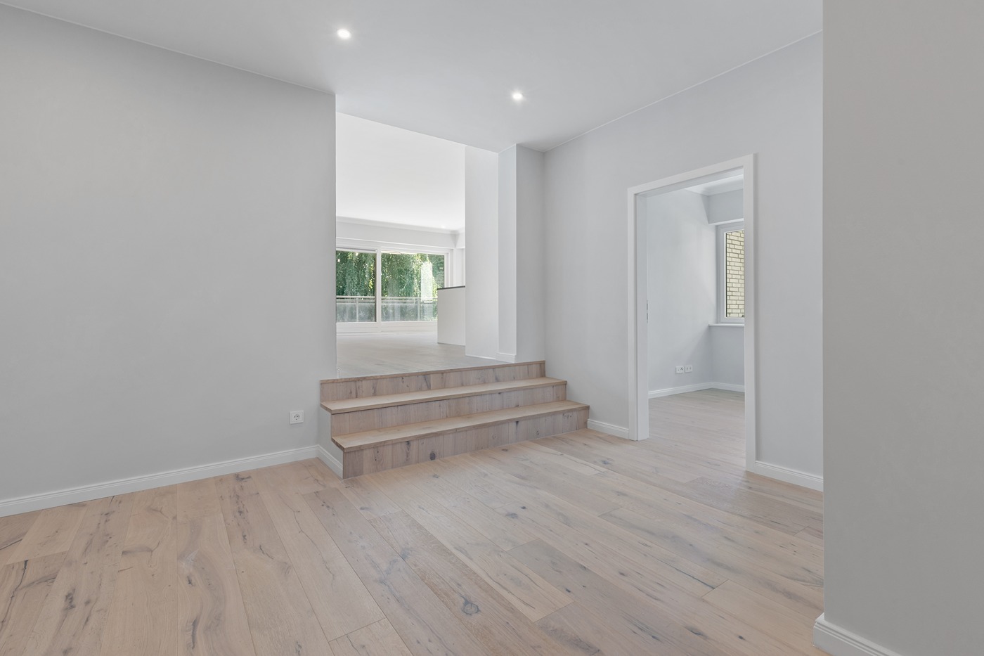 FLAT IN RATHENAUSTR – HAMBURGO