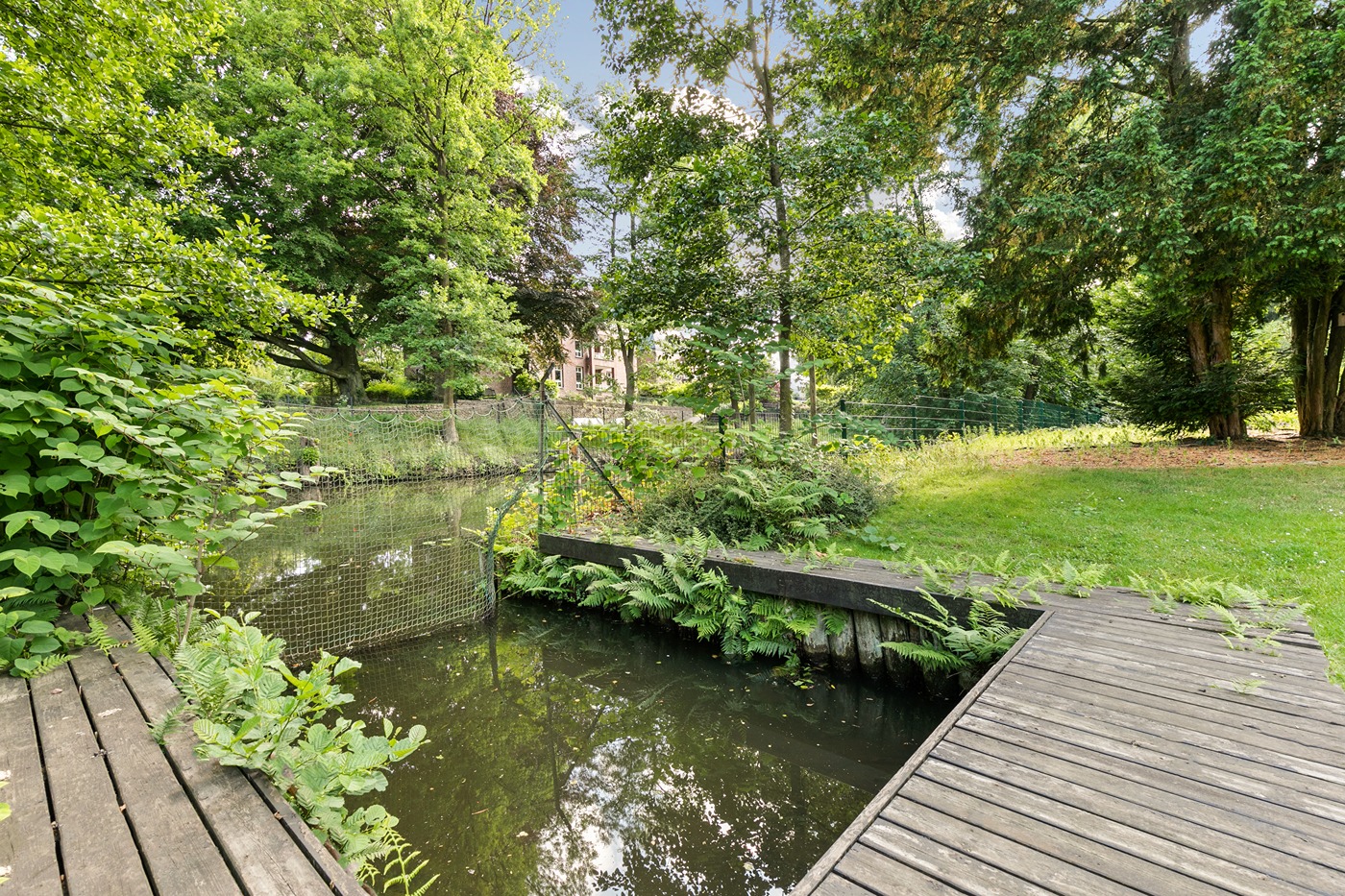 FLAT IN RATHENAUSTR – HAMBURGO