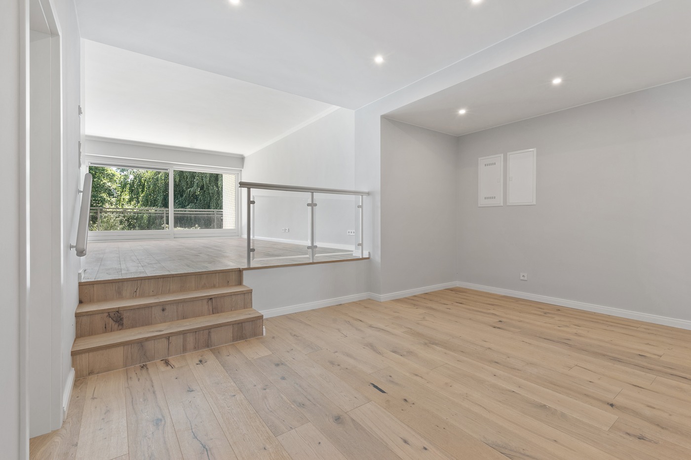 FLAT IN RATHENAUSTR – HAMBURGO