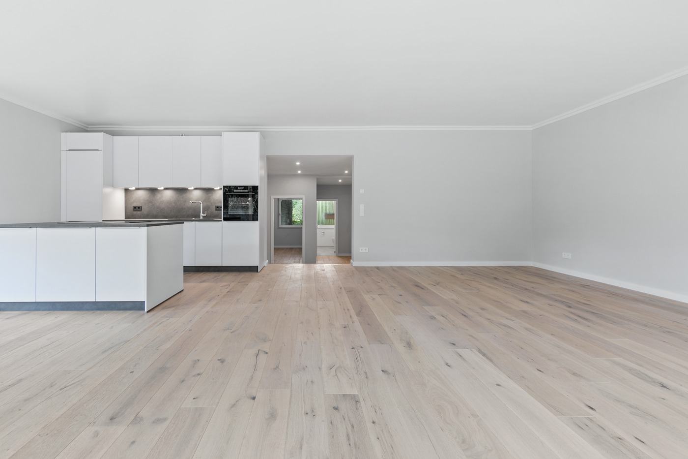 FLAT IN RATHENAUSTR – HAMBURGO
