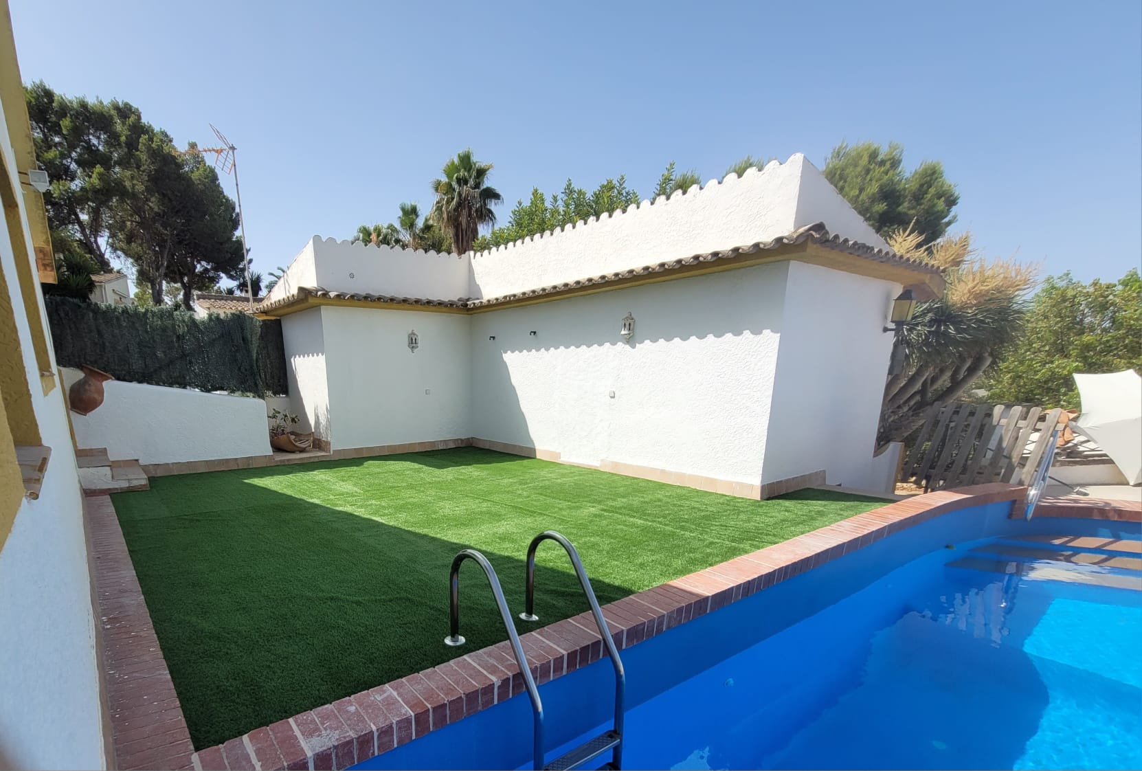 HOUSE IN COSTA DE LA CALMA
