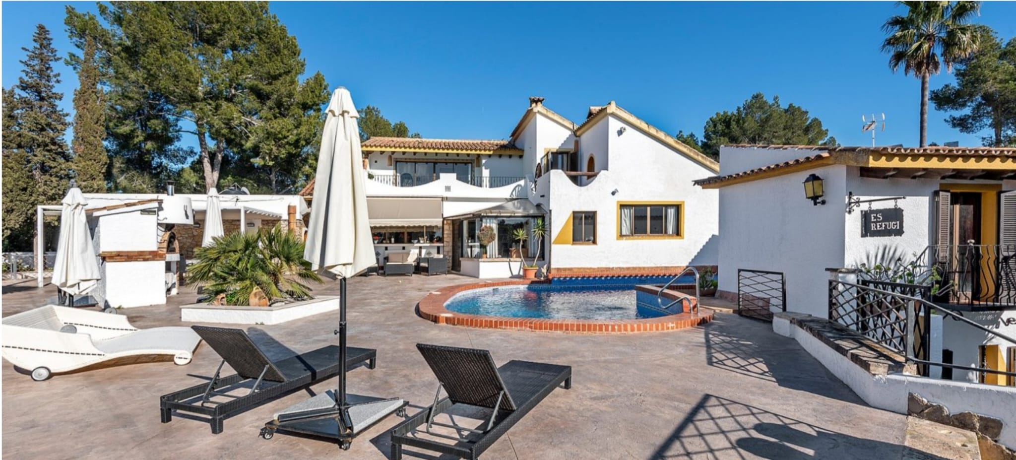 HOUSE IN COSTA DE LA CALMA